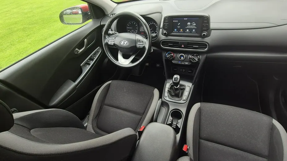 HYUNDAI Kona -
