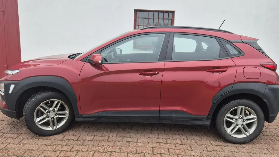 HYUNDAI Kona -