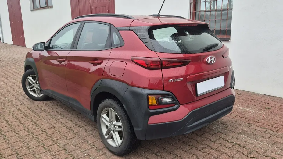 HYUNDAI Kona -