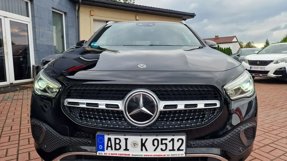 MERCEDES-BENZ GLA -