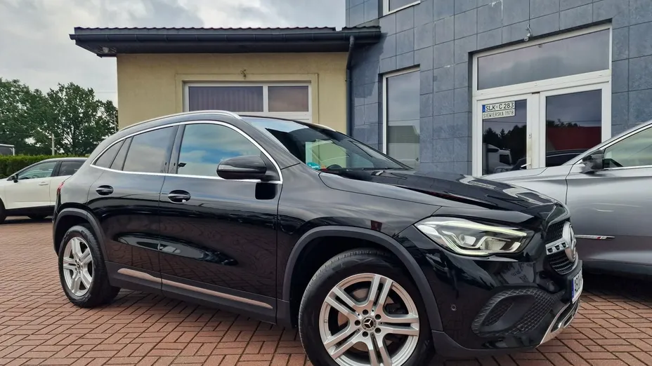 MERCEDES-BENZ GLA -
