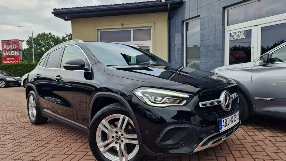 MERCEDES-BENZ GLA -