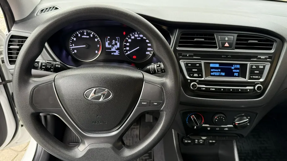 HYUNDAI i20 -