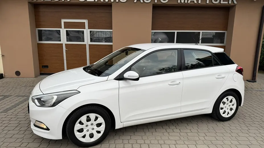 HYUNDAI i20 -