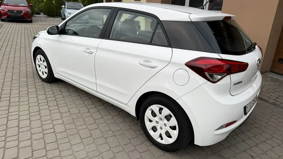 HYUNDAI i20 -