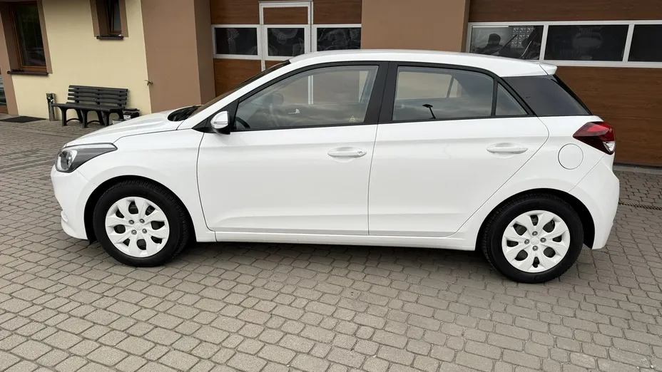 HYUNDAI i20 -