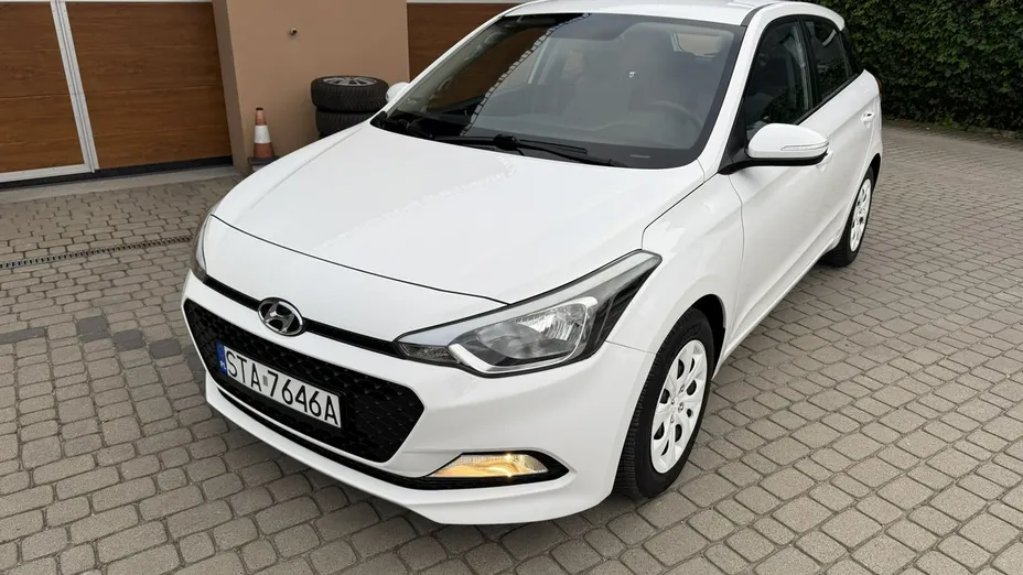 HYUNDAI i20 -