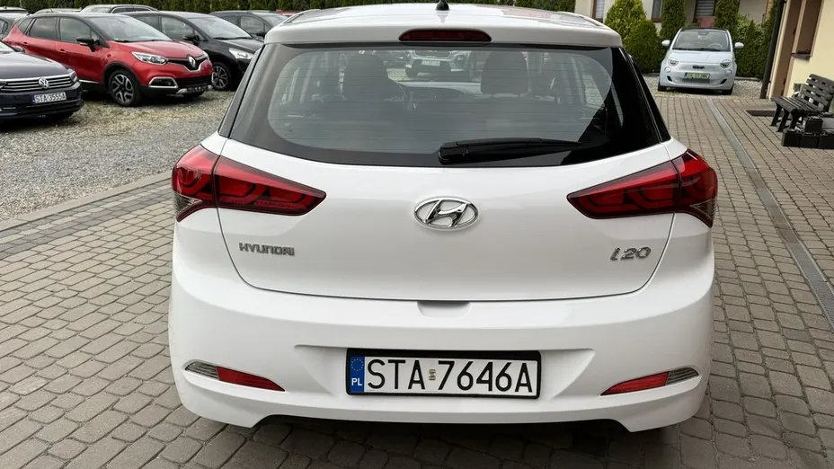 HYUNDAI i20 -
