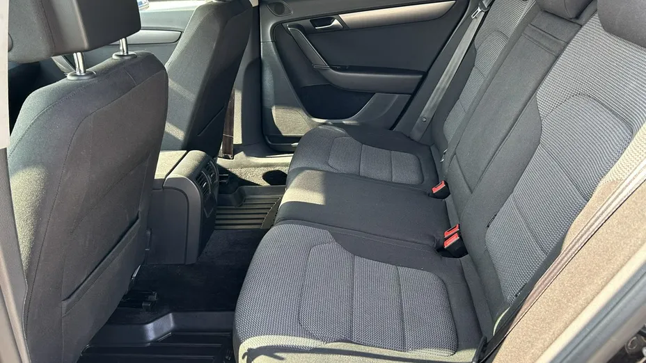 VOLKSWAGEN Passat -