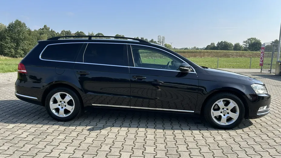 VOLKSWAGEN Passat -