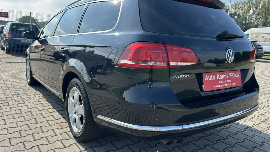 VOLKSWAGEN Passat -
