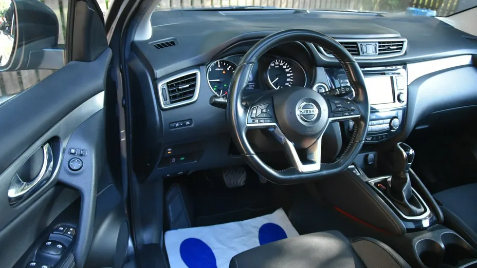 NISSAN Qashqai -