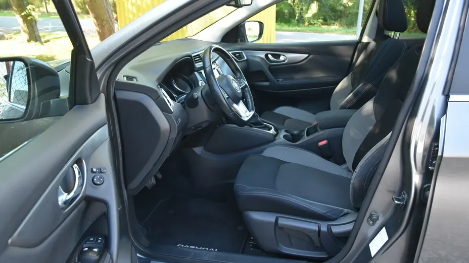 NISSAN Qashqai -