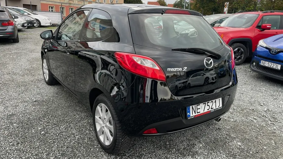 MAZDA 2 -