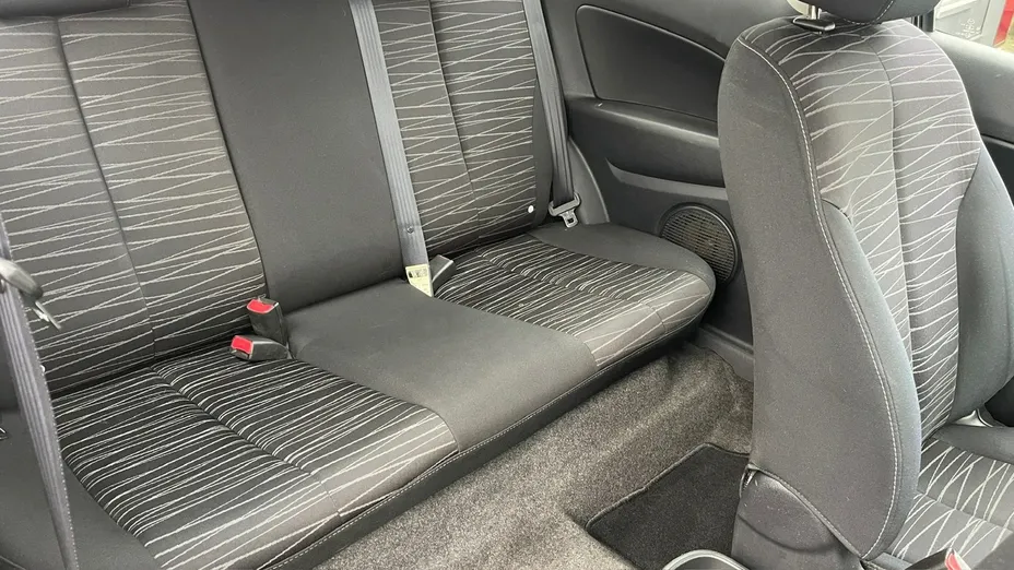 MAZDA 2 -