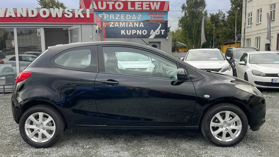 MAZDA 2 -