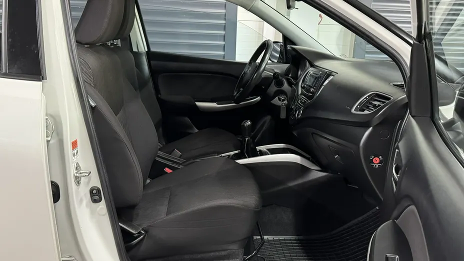 SUZUKI Baleno -