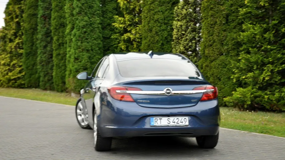 OPEL Insignia -