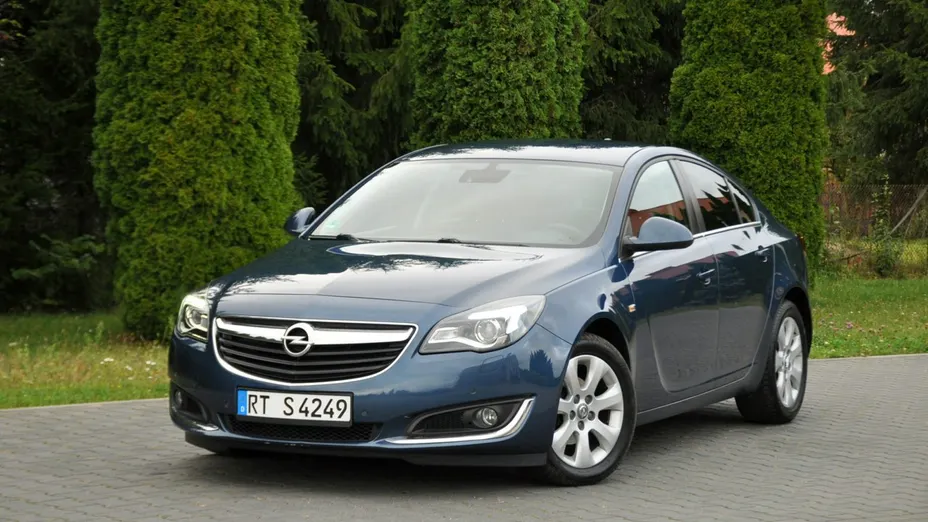 OPEL Insignia -