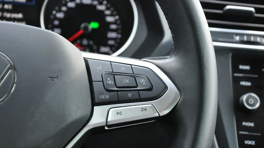 VOLKSWAGEN Tiguan -
