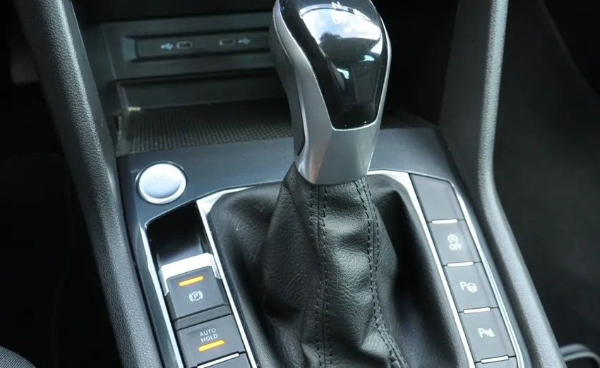 VOLKSWAGEN Tiguan -