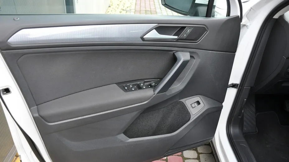 VOLKSWAGEN Tiguan -