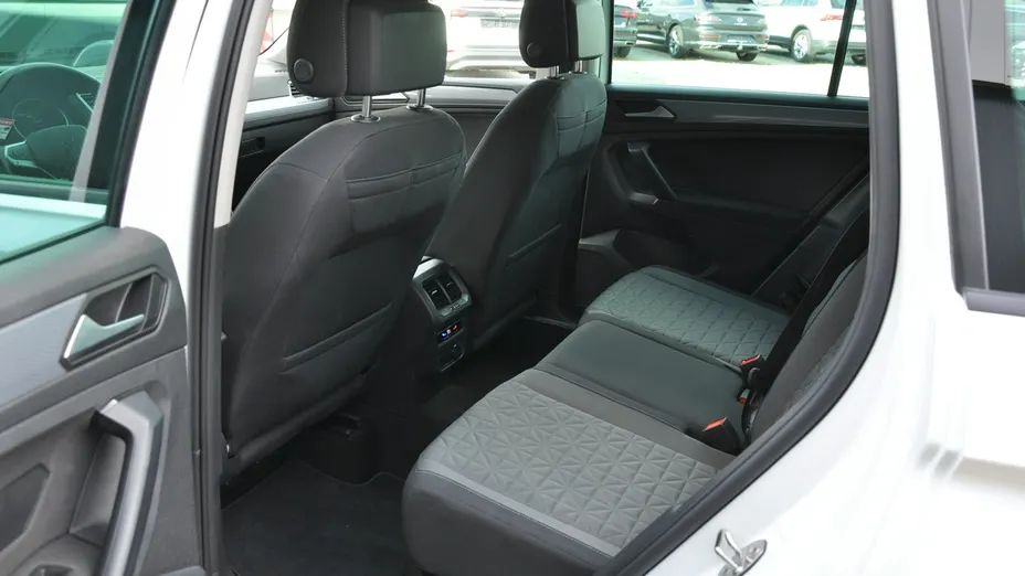 VOLKSWAGEN Tiguan -