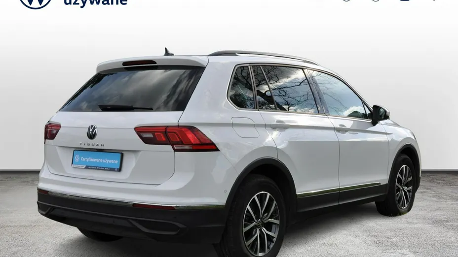 VOLKSWAGEN Tiguan -
