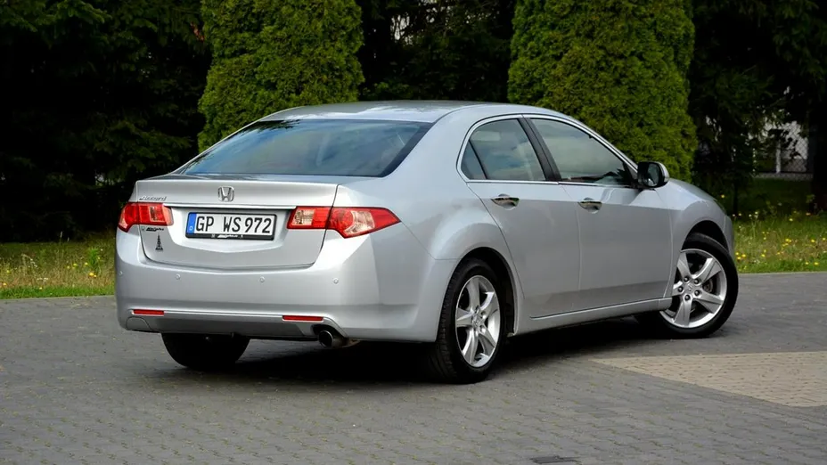 HONDA Accord -