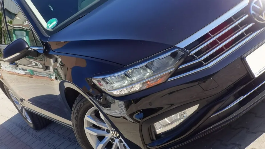 VOLKSWAGEN Passat -