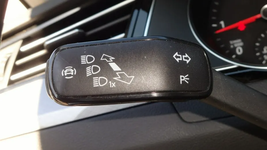 VOLKSWAGEN Passat -