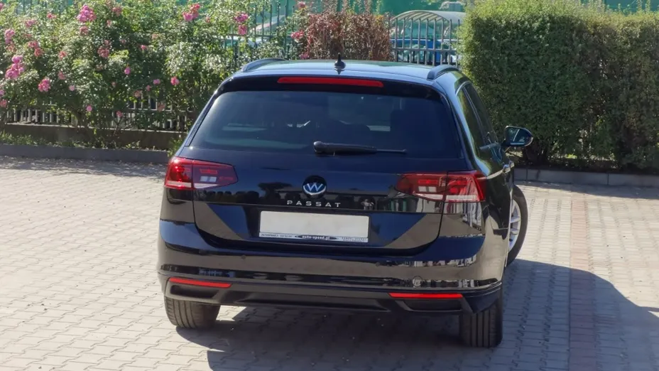 VOLKSWAGEN Passat -
