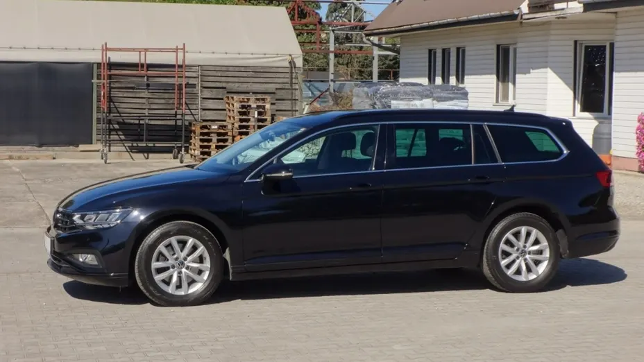 VOLKSWAGEN Passat -