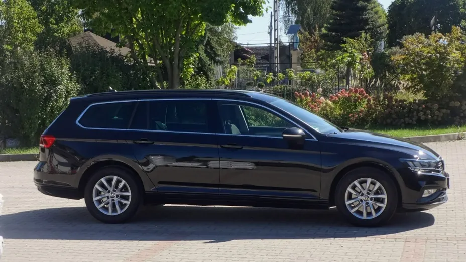 VOLKSWAGEN Passat -