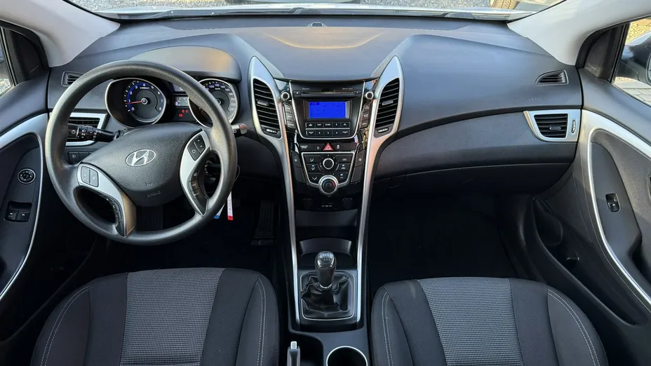 HYUNDAI i30 -