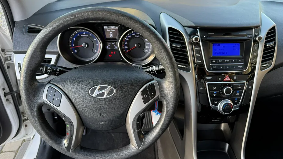 HYUNDAI i30 -