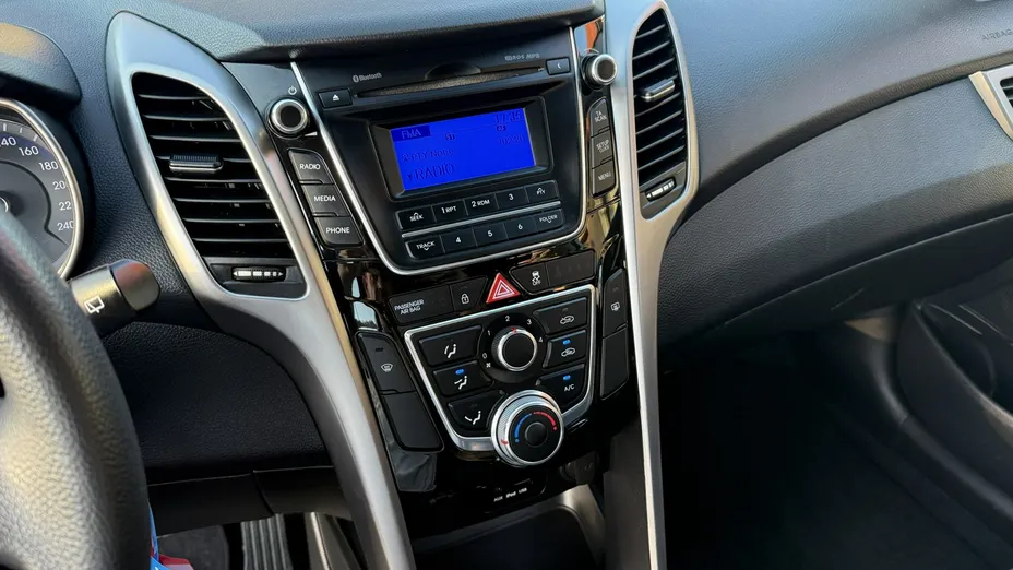 HYUNDAI i30 -