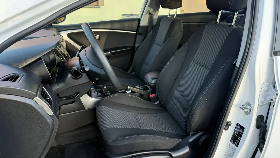 HYUNDAI i30 -