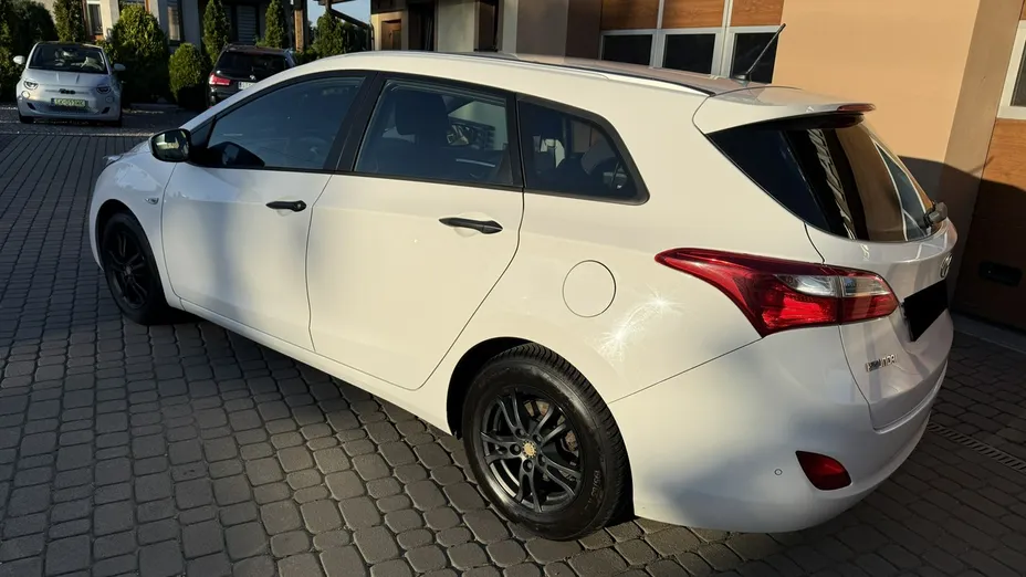 HYUNDAI i30 -