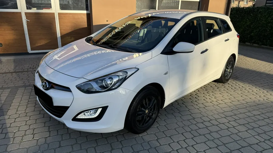 HYUNDAI i30 -