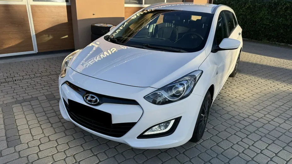 HYUNDAI i30 -