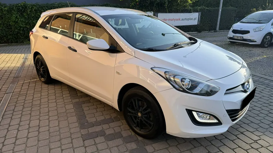 HYUNDAI i30 -