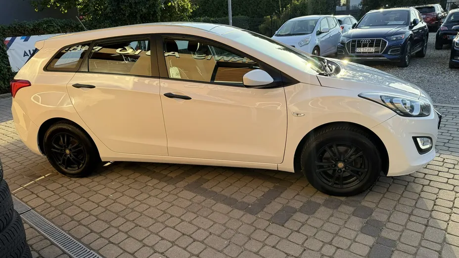 HYUNDAI i30 -