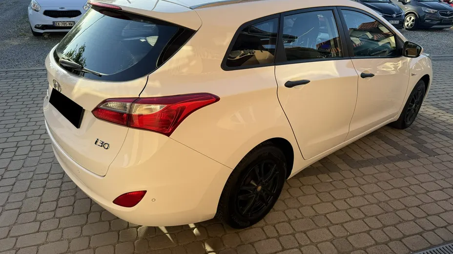 HYUNDAI i30 -