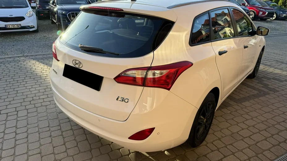 HYUNDAI i30 -