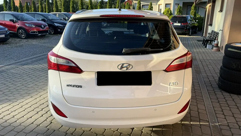 HYUNDAI i30 -