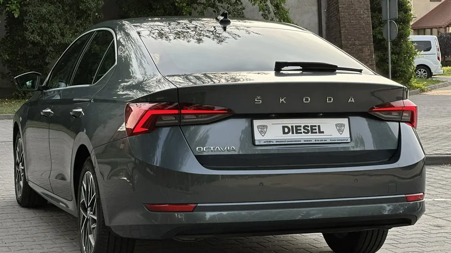 SKODA Octavia -