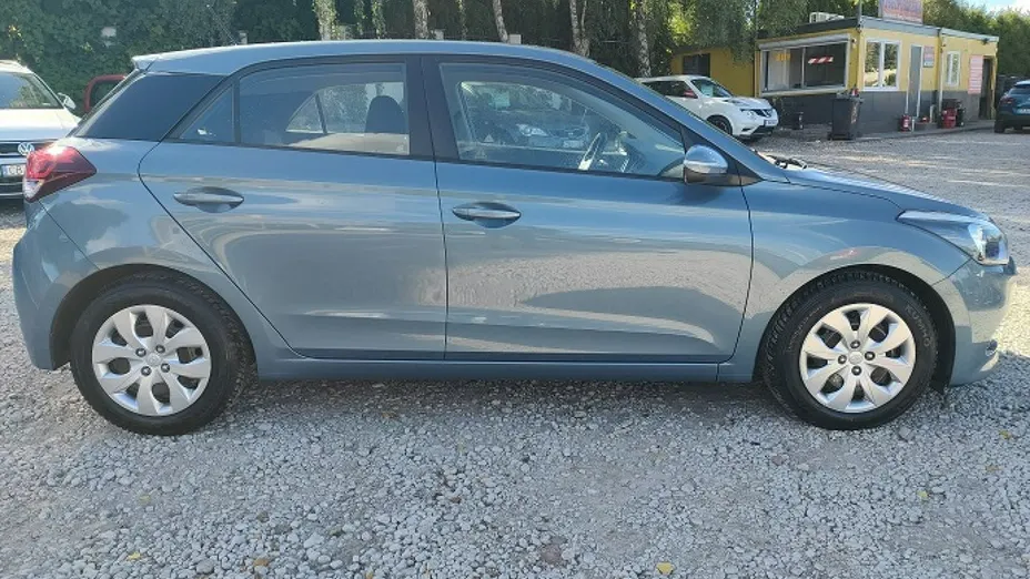 HYUNDAI i20 -