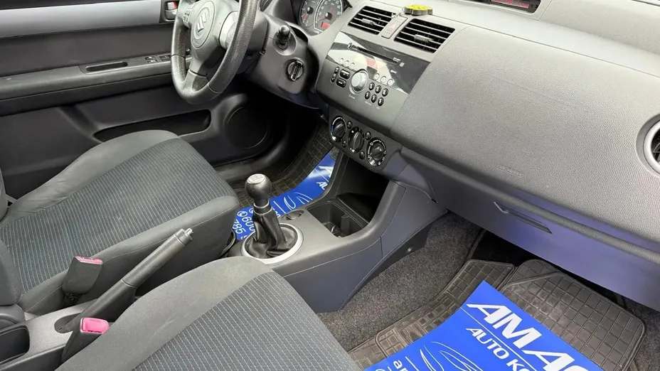 SUZUKI Swift -