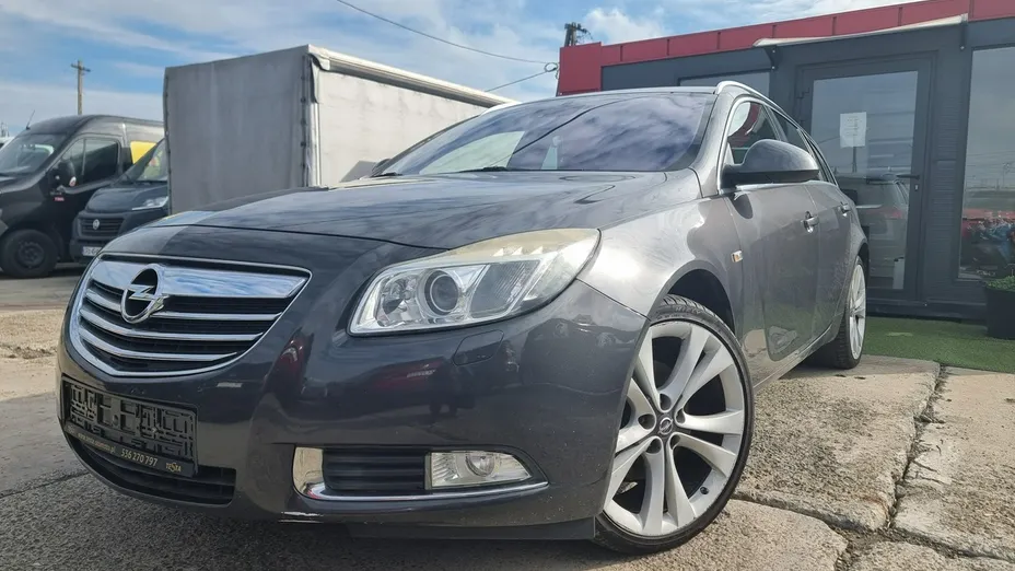 OPEL Insignia -